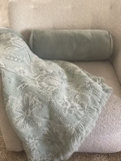 Throw Blanket And Pillow 