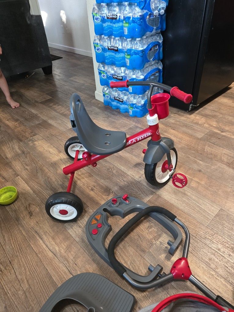 Brand - RADIO FLYER