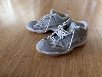 Air Jordan 11 retro low size 9.5