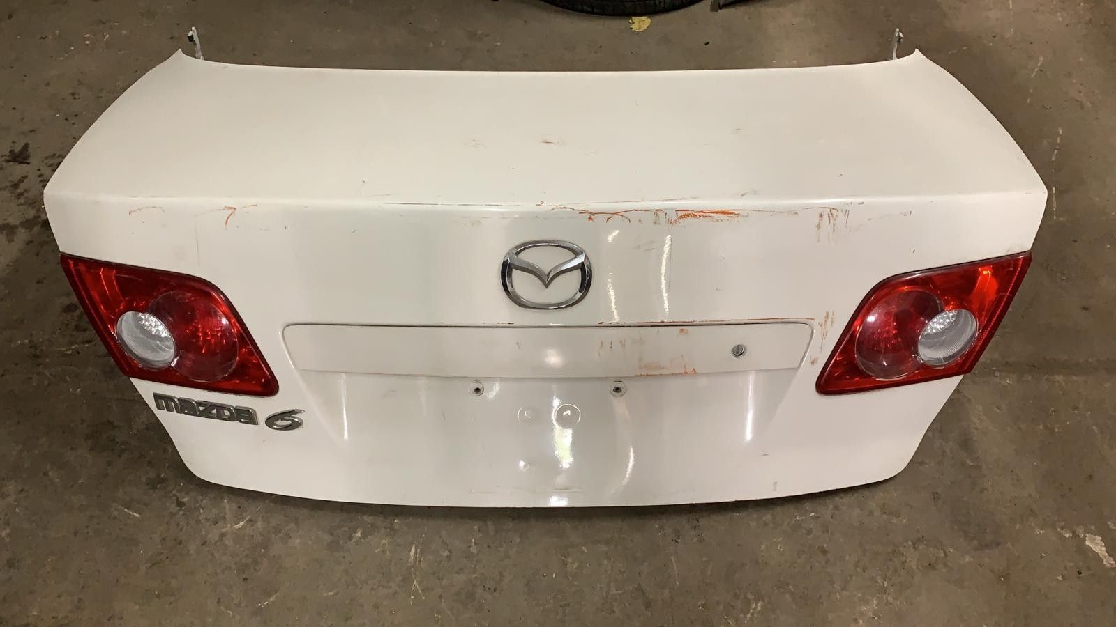 2005 Mazda 6 trunk lid parts parting out