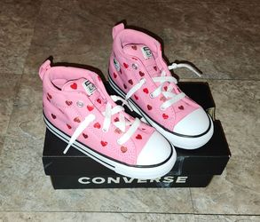 Converse mid hear print pink shoes 💖