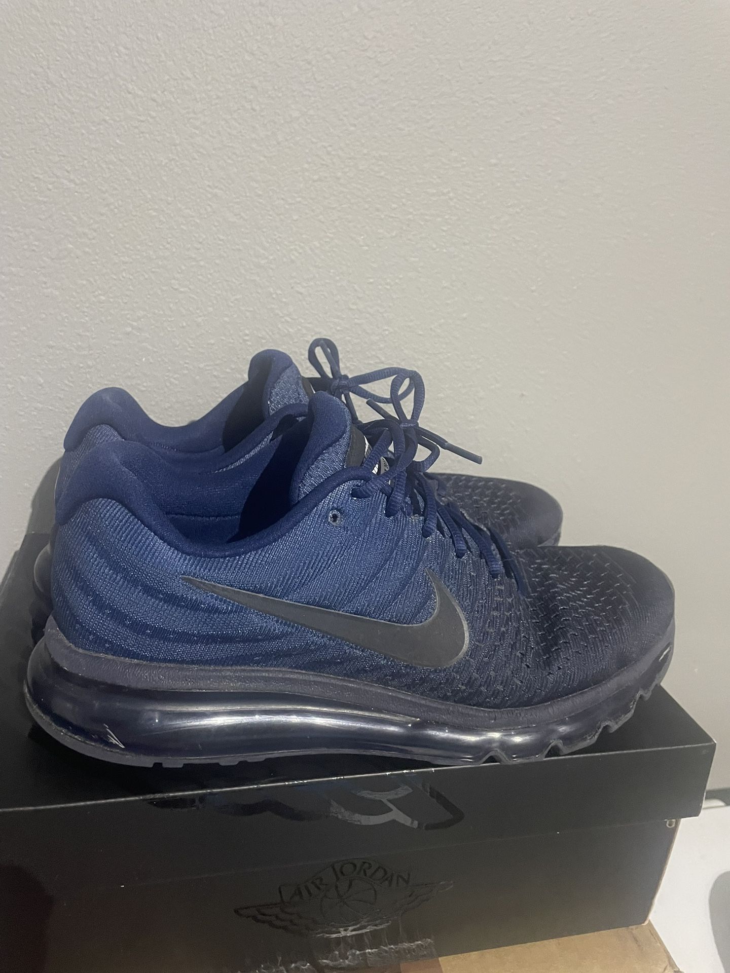 Nike AirMax 2017 Size 11