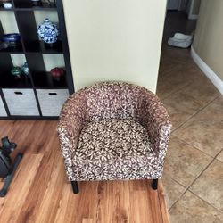 Fabric single sofa (wrap-around design)