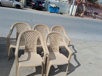 5 Outdoor Patio Chairs 