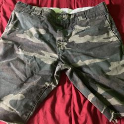 Dickers, skinny straight color, green cargoes