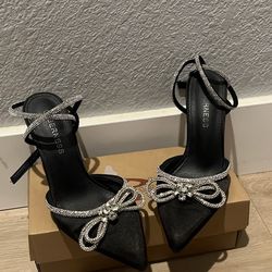 Black Elegant Heels Size 7