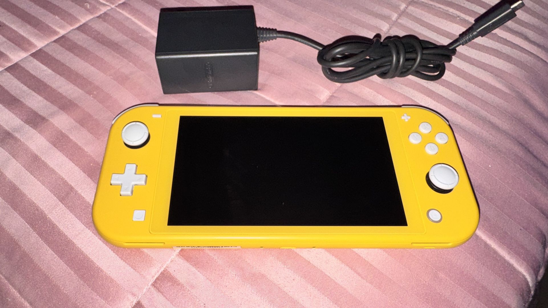 Nintendo Switch Light Yellow