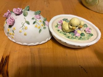 Ceramic Easter Egg Trinket Box with Chicks