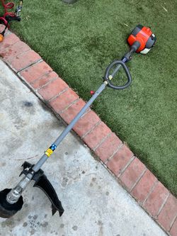 HUSQVARNA 128LD WEED EATER COMMERCIAL!  ALMOST NEW!  USED ONLY SOMETIMES!