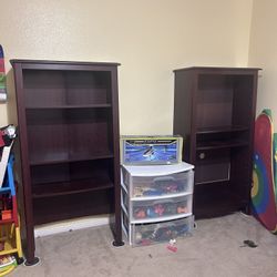 2 Bookshelves 