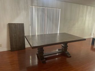 Extendable Dining Table (for 8-10 people)
