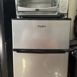 Whirlpool Mini Fridge 