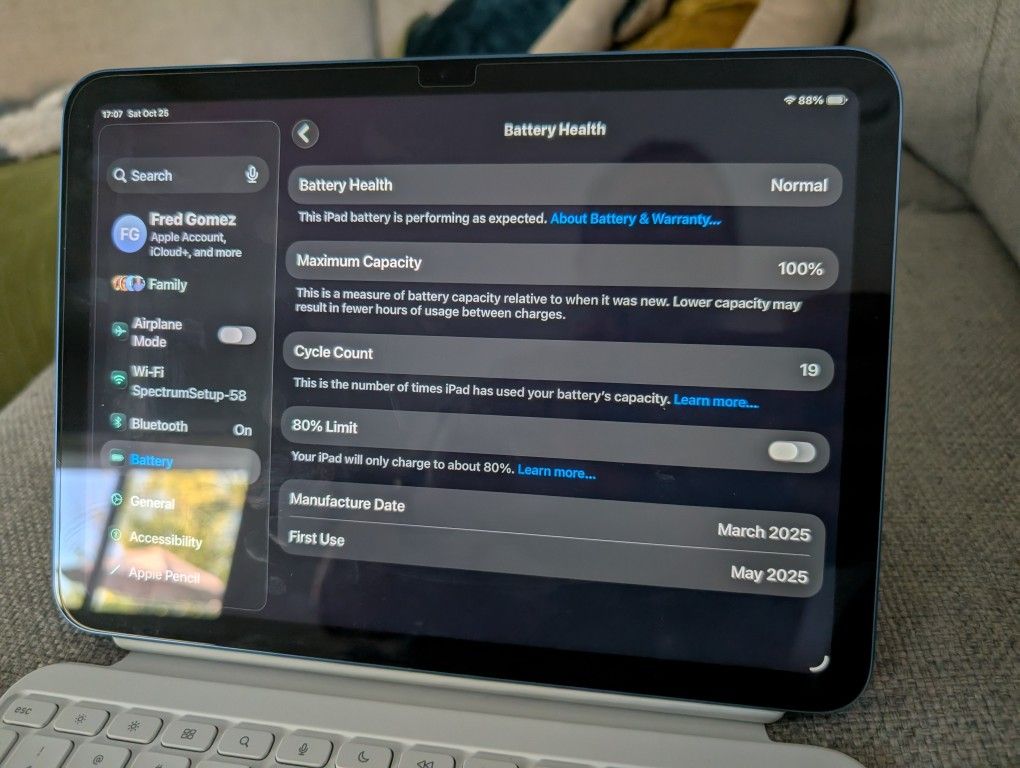 iPad A16 - 128gb - Blue - Wifi With Magic Keyboard Folio