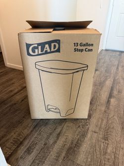Glad - 13 Gallon Trash Can