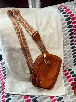 $12 Bonita Bolsa