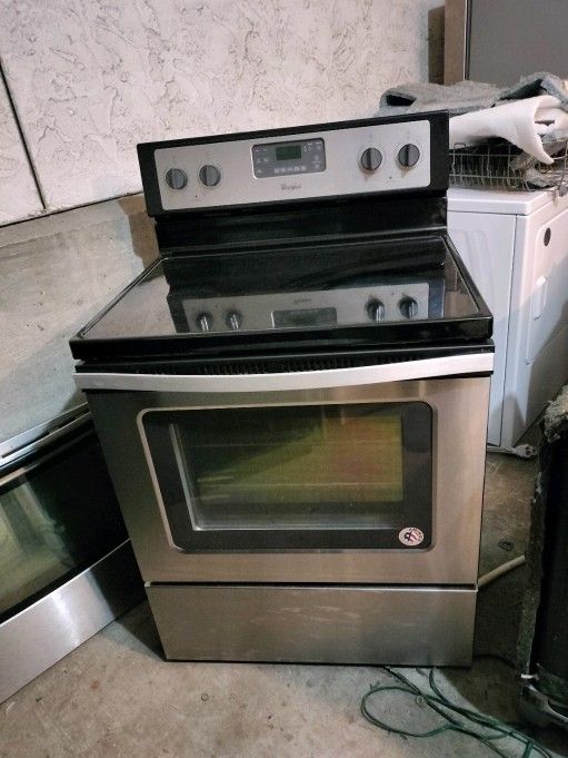 Whirlpool Stainless Glass Top Range (Stove/Oven) Convection Oven - Can Deliver