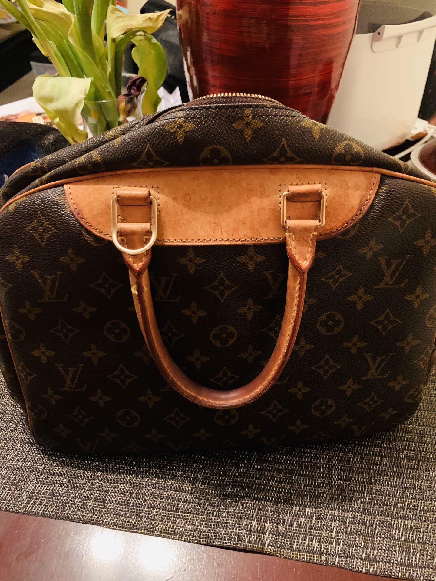 Louis Vuitton Deauville Tote 6.5