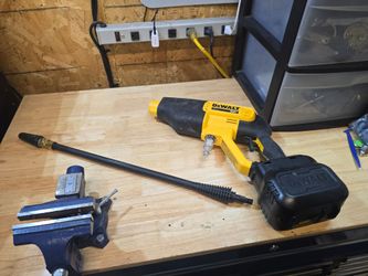 DEWALT 20V MAX 550 PSI Cordless Power Cleaner – DCPW550 – $90 OBO
