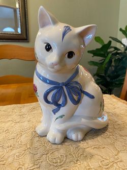 Vintage Lenox Poppies on Blue cat cookie jar. Kitchen / dining/ farmhouse/ cottage.
