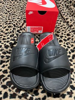 Men’s Nike slides Size 13 $20