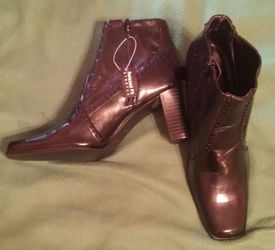 Women's size 7M Etienne Aigner boots