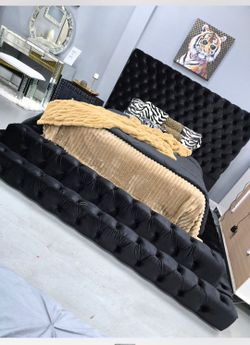 ✨️ King, Cal King, Queen Bed Frame ✨️ Furniture Sectionals, Bedrooms, Dining Avail