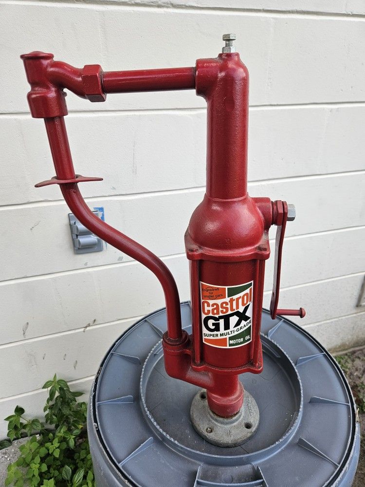 Vintage Hand Crack Oil Pump Castrol GTX