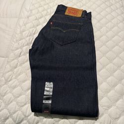 Brand new Levi  35x32