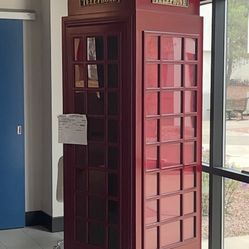 Vintage Phone Booth    -can Deliver-