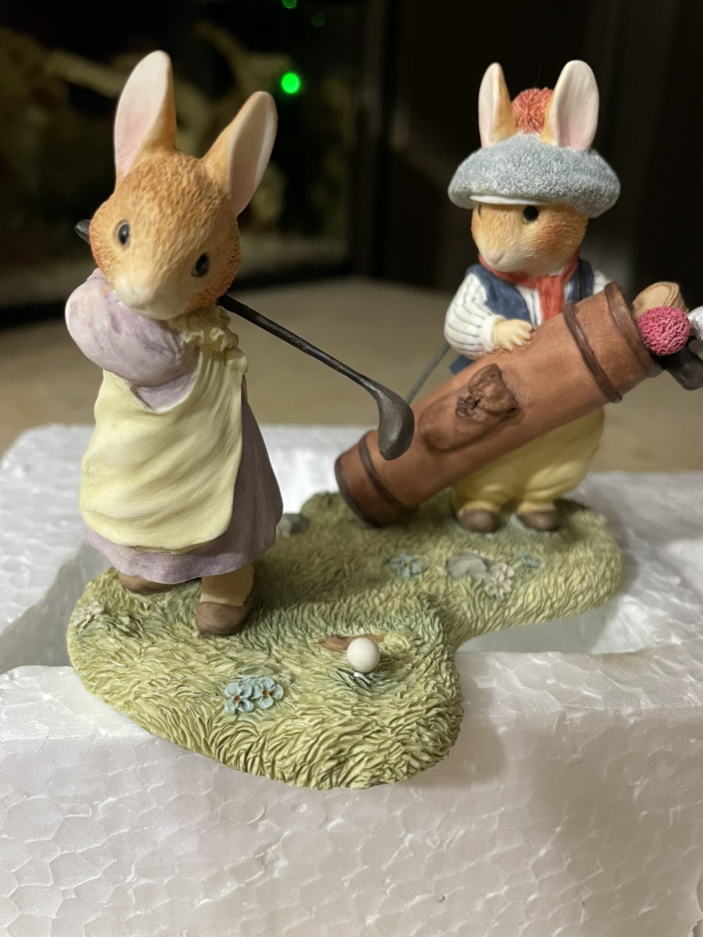 NEW Villeroy & Boch “Katie and Rue A Good Swing” Golf Figurine