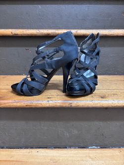 Pre owned shoes. Name brand. Zapatos usados. De marca