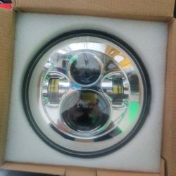 Harley Davidson 7 In Head Light And Ring 