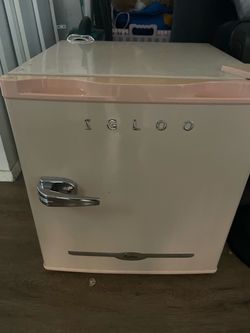 Mini fridge