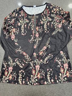 Women’s Zip Front Blouse. Medium 