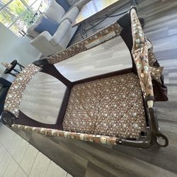 Graco Portable New Born Bed