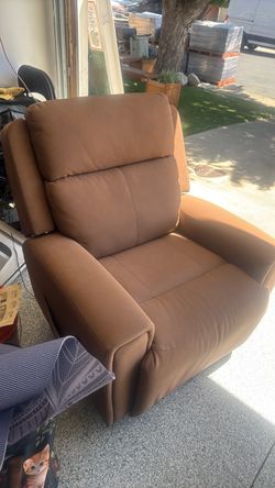 Quinn power lifter motorized recliner