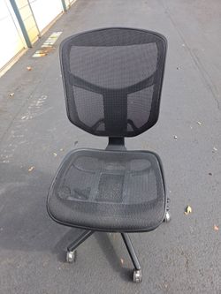 Black Mesh Office Chair No Armrests