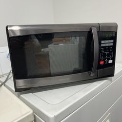 Toshiba  Microwave.  $45.      O.B.O.