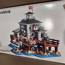 Lego BrickLink SERIES 3 —-910040 Harbormaster’s Office