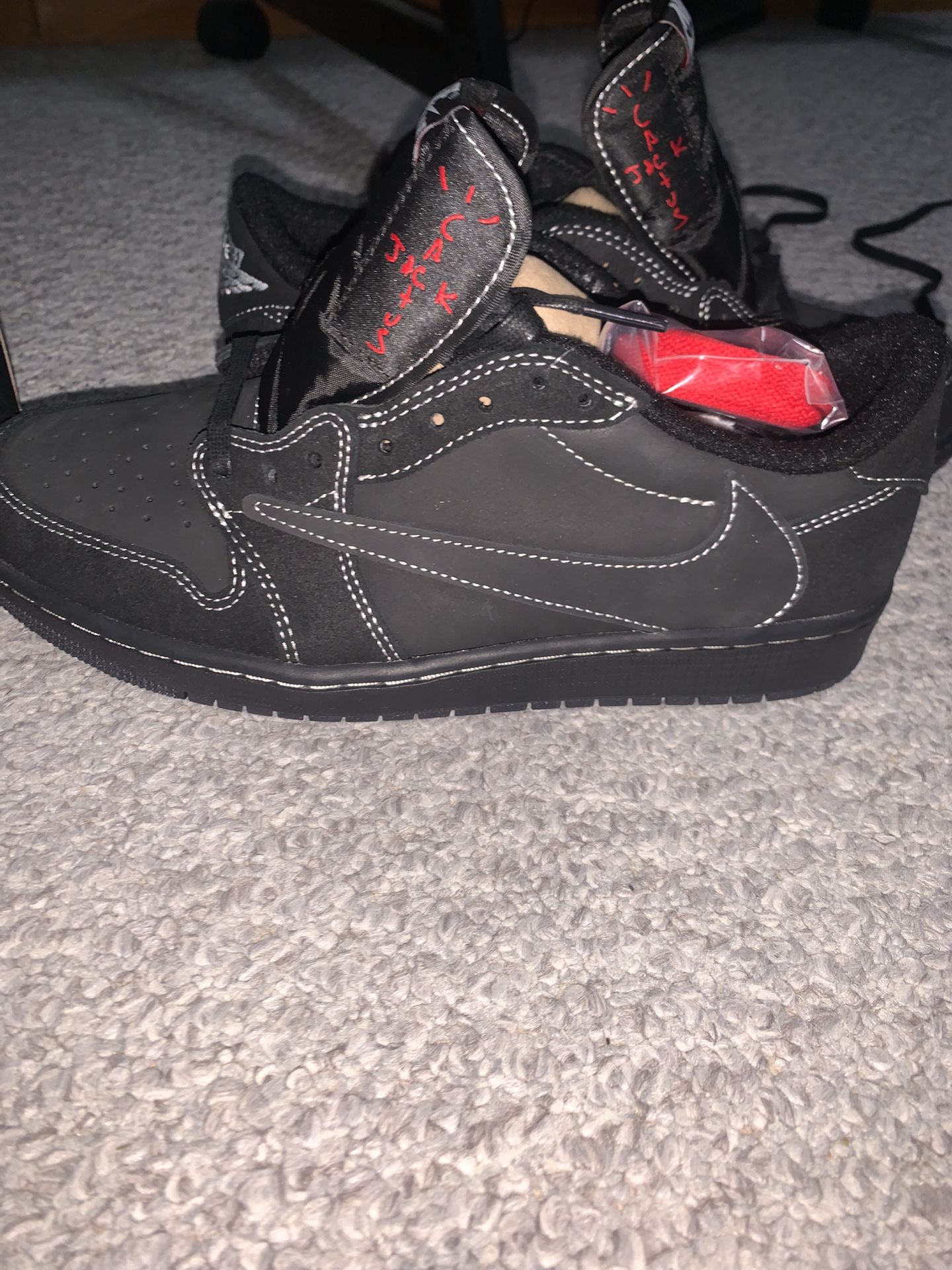 Travis Scott Black Phantoms