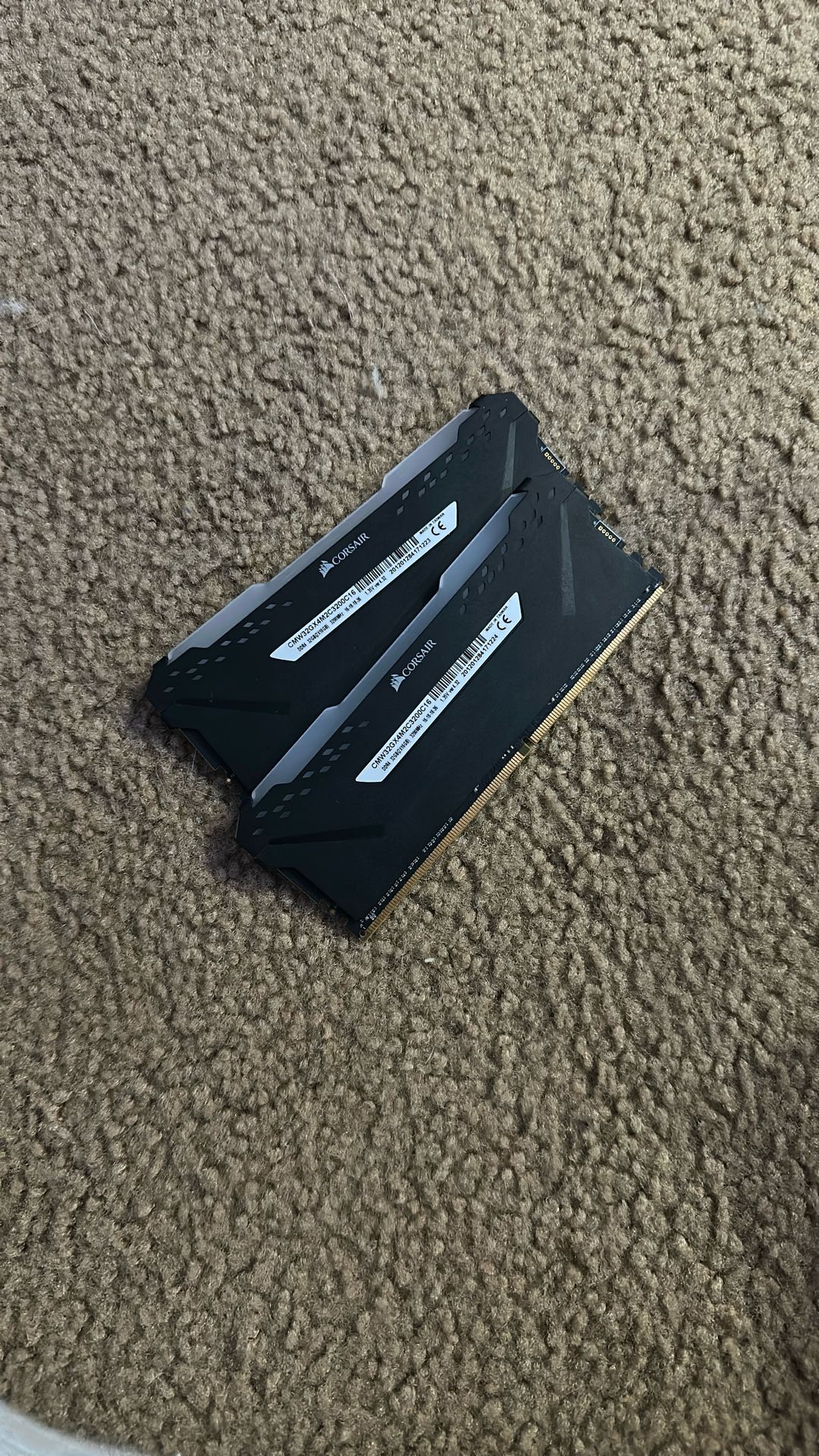 Corsair RGB 32MHz Ram