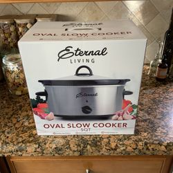 External Living Oval Slow Cooker 5 Quart Brand New - Crockpot - Brand New