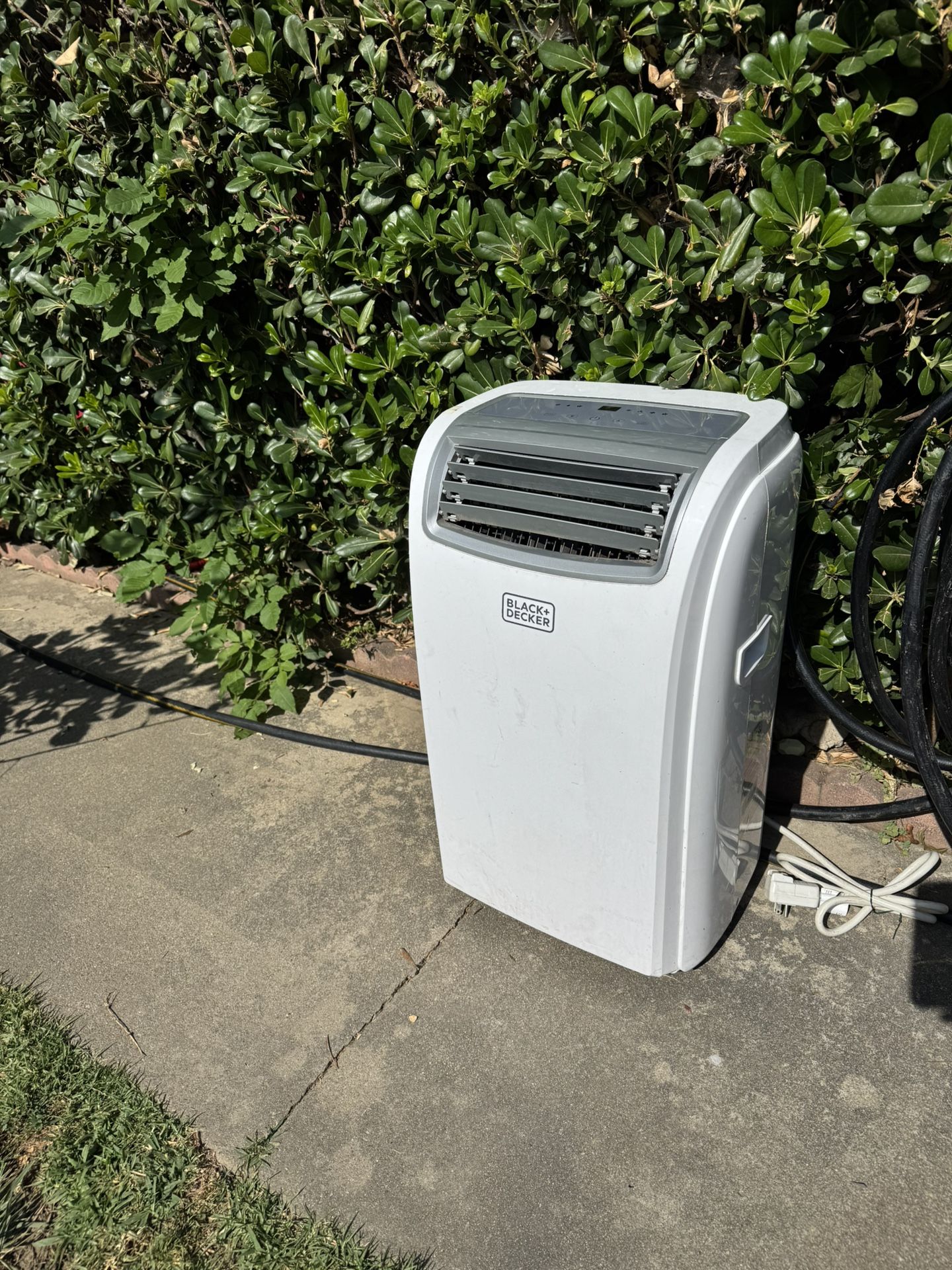 BLACK+DECKER 12,000 BTU Portable Air Conditioner, 3-in-1 AC, Dehumidifier and Fan, Portable AC Unit Auto Evaporation, 3 Speeds, White,