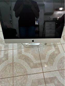 2009-2011 Apple computer for parts