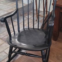 ROCKING CHAIR