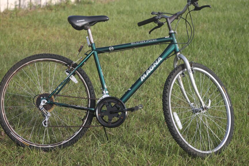 Magna glacier point 26, men's, 12 speed for Sale in Kissimmee, FL - OfferUp