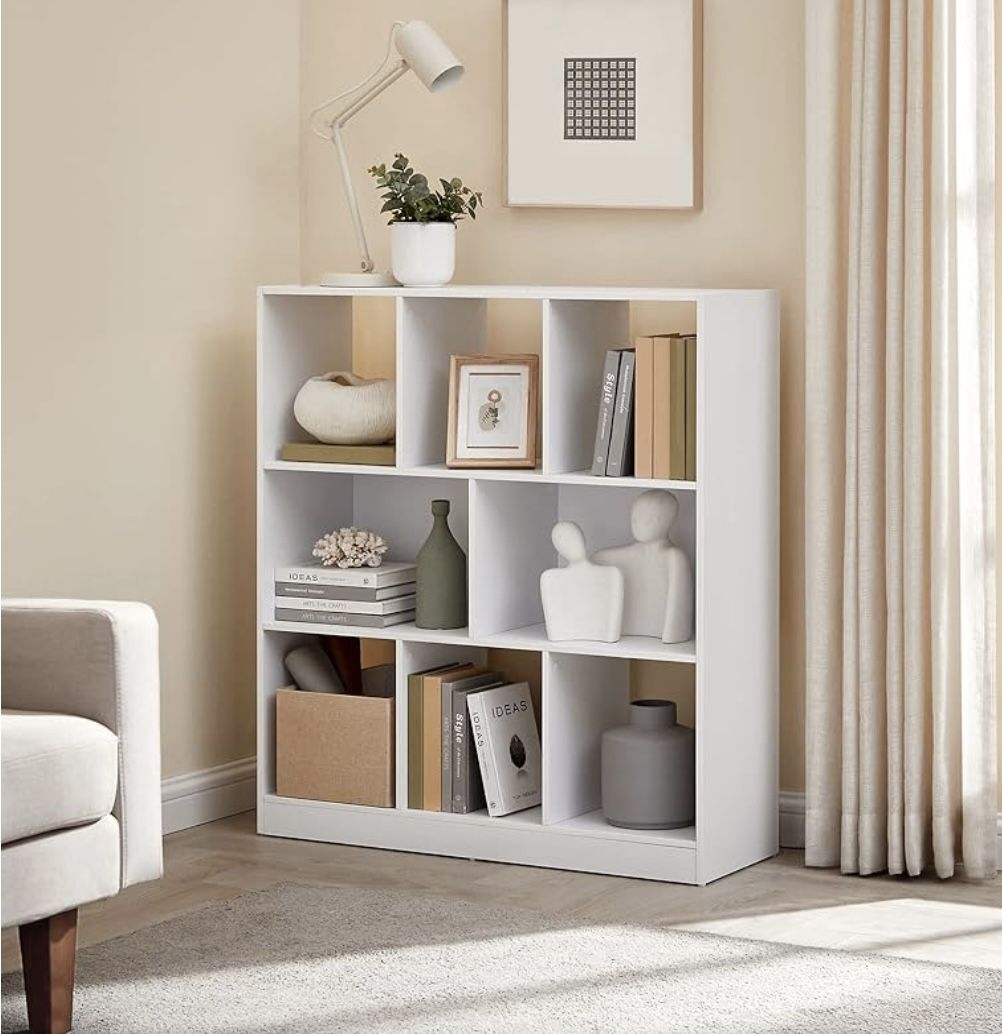 White Cube bookshelf