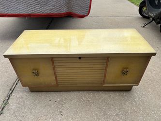 Lane Cedar Chest