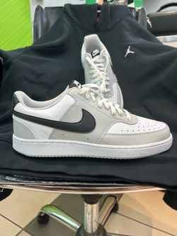New Nike Court Vision Low Sneakers size 9.5