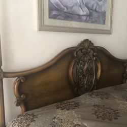 KING SIZE HEADBOARD SOlID WOOD
